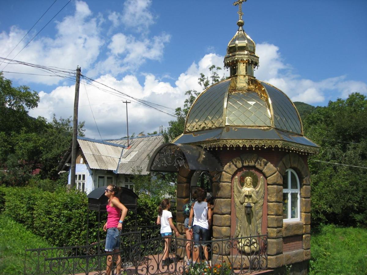 Sadyba Karpatskyi Vedmid Kosiv Pokoj fotografie